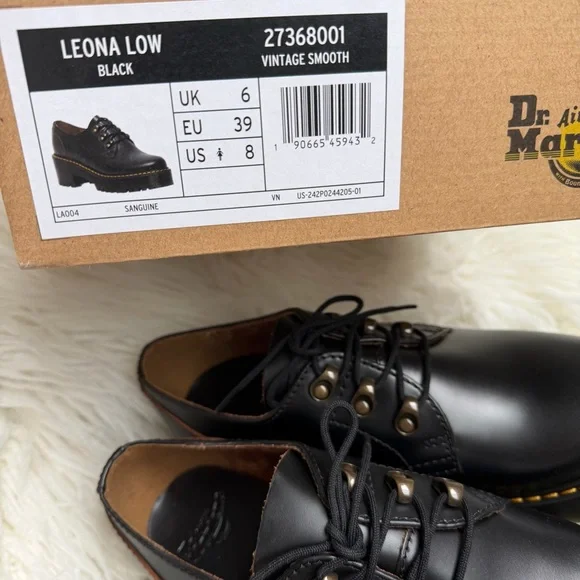 Dr. Martens Leona Low Vintage Smooth Platform Derby